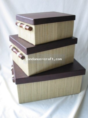 Mendong Rectangular Box with Bamboo Handle s3 handicraft