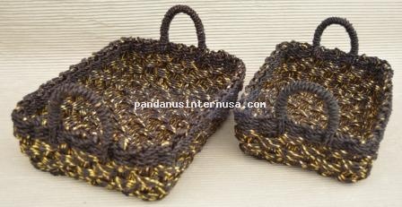 Seagrass tray with gold inset set of 2 handicraft